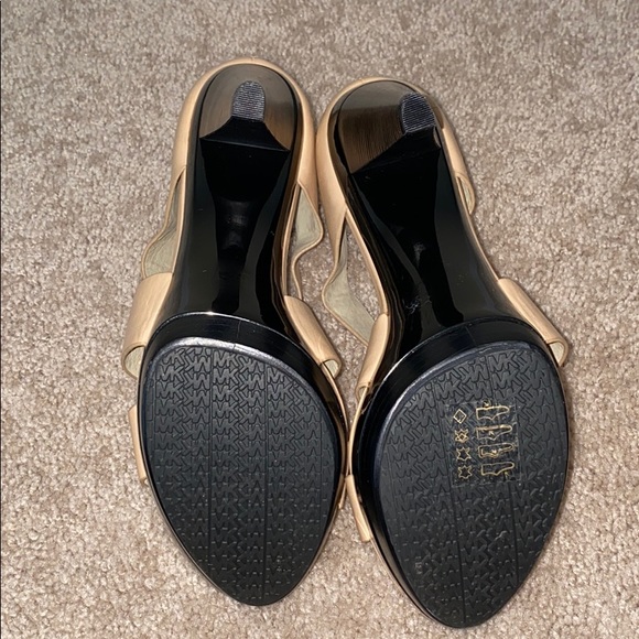 Michael Kors tan leather heels - Picture 4 of 5